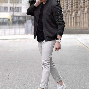 เสื้อแจ็คเก็ตบอมเบอร์ผู้ชาย น้ำหนักเบา สวมใส่สบาย เหมาะสำหรับฤดูใบไม้ผลิและฤดูใบไม้ร่วง ป้องกันลม มีซิปและกระเป๋า เหมาะสำหรับใส่ในชีวิตประจำวันและกิจกรรมกลางแจ้ง - Product Image 2