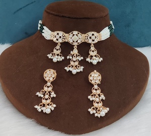 Conjuntos de Collares de Gargantilla de Calidad Premium, Diseño Elegante y Sofisticado, Ligeros y Cómodos, Perfectos para Bodas y Eventos Festivos - Product Image 1