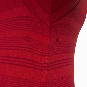 เสื้อโปโลแขนสั้นผู้ชายลายทางสีแดง ผ้าถัก สวมใส่สบายๆ - Product Image 4