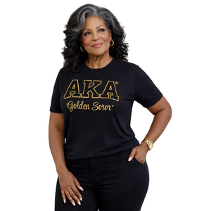 Camiseta Negra AKA Golden Soror Chenille con Letras Griegas Bordadas, Camiseta de Algodón Premium, Ropa Casual de Calle, Prenda de Sororidad - Product Image 1