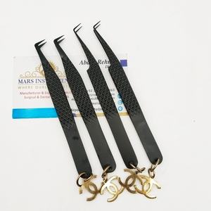 Pinzas para Extensiones de Pestañas de Acero Inoxidable Negro con Punta de Plasma, Color Mate, Sólidas, con Adorno, Agarre Perfecto y Logotipo Personalizado - Product Image 2