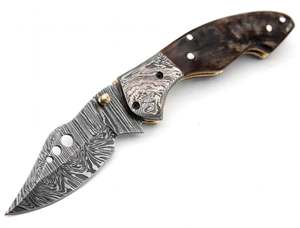 Couteau de poche pliant artisanal en acier Damas, manche en corne, bolster en Damas, outil EDC - Product Image 2