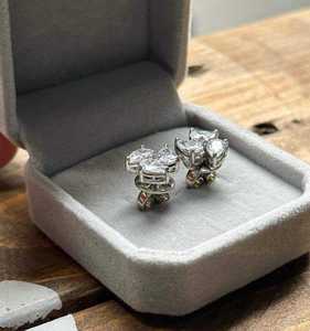 Pendientes de Diamante Cultivado en Laboratorio con Corte de Pera Minimalistas para Mujer, Chapados en Oro, Joyería para Uso Diario - Product Image 5