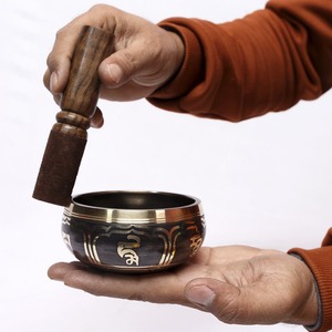 Juego de Cuencos Tibetanos de Bronce y Plata de 7 Chakras de Buena Calidad para Despertar Espiritual, Disponible para Suministro Mundial - Product Image 6