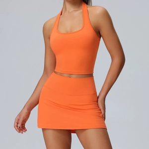 Nouvel ensemble de yoga pour femmes avec poche, ensemble de yoga deux pièces ajusté, haut à col halter et mini-jupe - Product Image 6