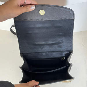 Sacs à main pour femmes en gros directement de l'usine, sacs à main personnalisés à la mode, sacs à bandoulière en cuir de vache travaillé à la main avec rabat à carreaux, style western - Product Image 6