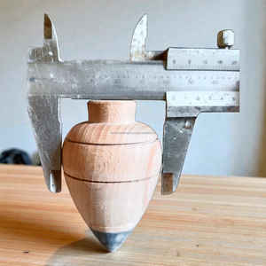 Trompos Modernos Hechos a Mano con Madera de Acacia Natural, Ecológicos, para Decoraciones de Bodas y Fiestas, Coleccionables de Arte al Mejor Precio - Product Image 4