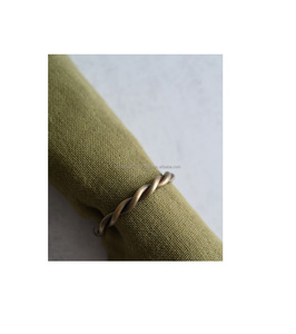 Rond de serviette en métal en acier inoxydable de qualité supérieure adapté à un usage domestique quotidien ainsi qu'à des fonctions de traiteur formelles - Product Image 2