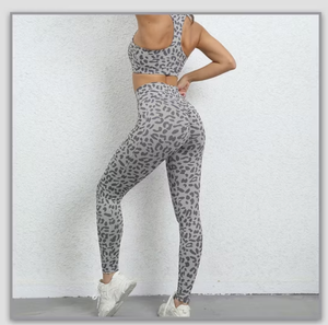 Ensemble de yoga respirant pour le sport : haut de yoga, soutien-gorge de sport athlétique, vêtements de fitness, tenue de sport croisée à taille haute - Product Image 5