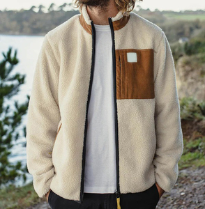 Veste streetwear personnalisée pour homme en polaire sherpa avec poche poitrine contrastante marron, col montant et fermeture éclair, doublure sherpa - Product Image 4