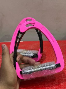 Étriers de sécurité professionnels pour chevaux, en aluminium léger, à dégagement rapide, pour l'équitation anglaise et occidentale, logo personnalisé OEM ODM - Product Image 2