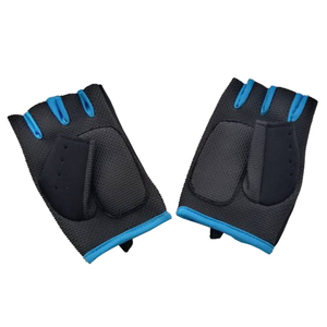 Gants de sport en maille respirante avec logo personnalisé - Gants de musculation sans doigts en gros avec sangles de poignet ajustables pour un ajustement parfait - Product Image 2