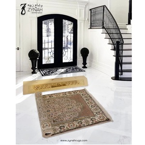 Alfombra de Oración de Seda Suave de Alta Calidad, para Musulmanes, para la Mezquita, el Hogar y Uso Religioso, Disponible para la Venta - Product Image 4