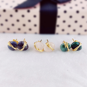 ต่างหูเงินแท้ 925 ประดับโรสควอตซ์เม็ดเล็ก ชุบทอง ลวดพันแบบเรียบ หินธรรมชาติ ประดับตามเดือนเกิด - Product Image 4