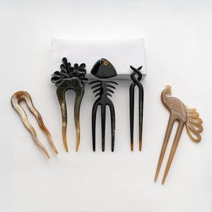 Fourchettes à cheveux en corne de buffle faites à la main, sculptées en forme d'animal, artisanat naturel, objet d'art de collection - Product Image 2