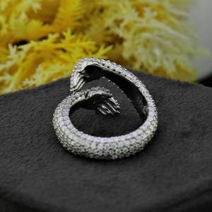 Bague Statement Unique en Forme de Main Givrée, Moissanite 1,50 ct, Plaqué Or, Bijou Classique de Luxe pour Femme, Tendance Hip Hop - Product Image 4