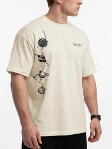 Oneten Apparel T-shirt beige à manches courtes et col rond pour homme, imprimé Space Planet, décontracté - Product Image 3
