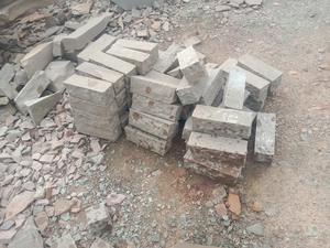 Cubos de piedra arenisca gris Kandla de primera calidad, acabado natural, adecuados para pavimentar entradas de vehículos, pisos exteriores, patios y terrazas. - Product Image 6