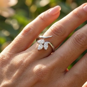 Anillo Abierto de Plata de Ley 925 con Moissanita Corte Pera Estilo Floral, Elegante Joyería para Regalo de Boda o Fiesta para Enamorados - Product Image 2