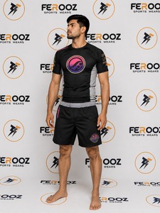 Ensemble de vêtements de sport pour homme : haut de compression à manches courtes et short assorti - Product Image 2
