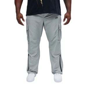 กางเกงคาร์โก้ไนลอนผู้ชายสุดหรู ทรงเข้ารูป น้ำหนักเบา กางเกงอเนกประสงค์ สตรีทแวร์ทันสมัย กระเป๋าหลายช่อง ขายส่งจำนวนมาก - Product Image 1