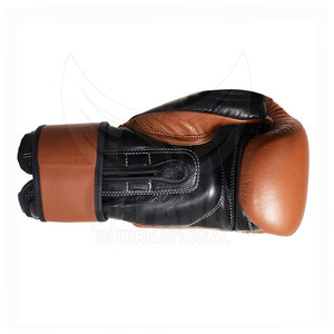 Guantes de Muay Thai de Cuero de Último Diseño, Guantes de Muay Thai de Alta Calidad, Guantes de Muay Thai Sostenibles - Product Image 5