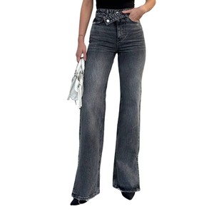 Pantalones vaqueros desgastados de pierna ancha acampanados rasgados azul claro para mujer Diseño personalizado Monos de cintura alta Ajuste relajado Ajuste ajustado - Product Image 2