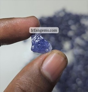 Tanzanite brute de haute qualité 100% naturelle, cristal brut de forme libre, pierres précieuses brutes de tanzanite en vrac, lot de pierres précieuses brutes de tanzanite, anneaux et pendentifs en tanzanite - Product Image 2