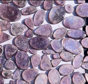 Cabochon en Lepidolite Mica Violette de Haute Qualité, Pierre de Cristal Lisse Faite à la Main à Dos Plat pour la Fabrication de Bijoux - Product Image 3
