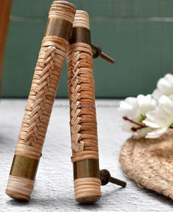 ลูกบิดตู้ลิ้นชักทำมือจากเรซิ่นสีเขียวทะเลขาว  แบบมีลายนูนรูปนางฟ้า สำหรับตู้เสื้อผ้า ตู้ครัว  ขายส่ง รุ่น WRK-141 อินเดีย - Product Image 1