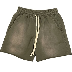 Shorts en toile personnalisés pour hommes, respirants, taille mi-haute élastique, logo vieilli, délavés à l'acide, entrejambe de 5 pouces, style décontracté urbain, très tendance - Product Image 1