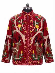 Abrigo Rojo de Terciopelo Suzani Ecológico para Mujer, Bordado Floral, Estilo Boho Chic Étnico, Inspiración Vintage - Product Image 5