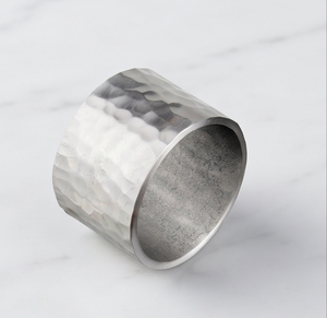 Round Stainless Steel <b>Napkin</b> Ring Hammered Design <b>Silver</b> Color Metal <b>Napkin</b> Holder For Table Decoration - Product Image 3