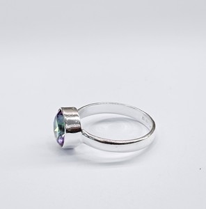 Anillo Minimalista con Topacio Místico de Corte Redondo en Plata de Ley 925, Joyería Simple Unisex para Uso Diario - Product Image 5