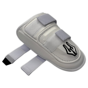 Protector de Codo para Béisbol y Sóftbol AEGIS OEM Personalizado, Ropa Deportiva Protectora para Adultos, Diseño con Logotipo del Equipo, Modelo KR AEGIS - Product Image 3