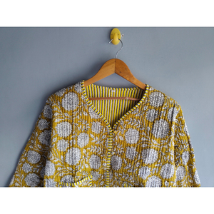 เสื้อแจ็คเก็ตผ้าฝ้ายพิมพ์ลายบล็อกสีเหลืองสำหรับผู้หญิง แบบสองด้าน ลายดอกไม้ ติดกระดุม สวมใส่สบาย เหมาะเป็นของขวัญสำหรับเธอ - Product Image 4
