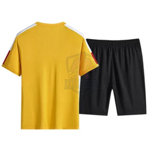 บริการ OEM ชุดเสื้อยืดและกางเกงขาสั้นผู้ชายสำหรับฤดูร้อน ลายเรียบ เอวยางยืด เป็นมิตรกับสิ่งแวดล้อม ระบายอากาศได้ดี คุณภาพสูง - Product Image 2