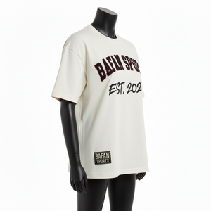 T-shirt ample pour femme en jersey de coton épais GSM, couleur crème, coupe oversize style streetwear, avec impression sérigraphiée et patch tissé - Product Image 5