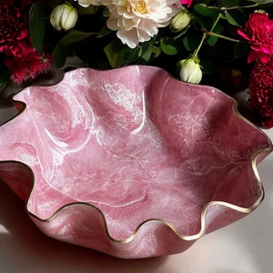 ชามเรซิ่นอีพ็อกซี่สีชมพูอ่อนขนาดใหญ่ ลายจีโอด งานแฮนด์เมด สำหรับเสิร์ฟและตกแต่ง - Product Image 1