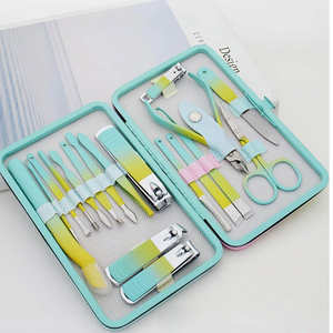 Ensemble professionnel de manucure et pédicure en acier inoxydable, kit de coupe-ongles durable, outils de soin des pieds de haute qualité pour un usage domestique - Product Image 5