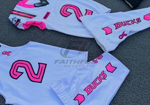 Conjunto de Pantalones y Camiseta de Fútbol Americano Personalizados para Hombre |   Uniforme de Equipo Personalizado con Impresión por Sublimación, Transpirable, 100% Poliéster - Product Image 3