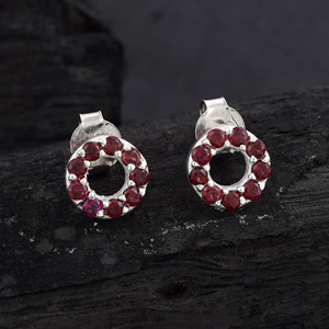 Clásicos Pendientes de Plata de Ley 925 con Granate, Diseño Geométrico, Engaste de Garra, para Mujer, Ideales para Fiestas, Bodas o como Regalo de Aniversario - Product Image 4