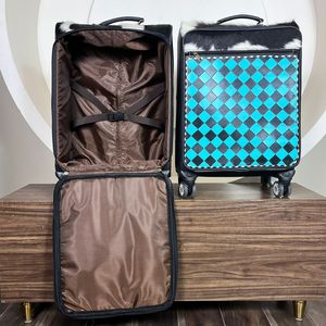 Valises de voyage de luxe en cuir de vachette à poils, à carreaux, faites à la main, style western, avec roulettes pivotantes à 360 degrés - Product Image 6