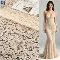 Encaje YX1488 Beige 70% Algodón 30% Nailon con Textura Floral en Relieve para Vestidos, Corpetes, Mangas y Blusas de Moda