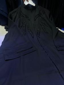 Abaya noire élégante et stylée, brodée à la main, pour femmes, vêtements islamiques modestes - Product Image 2