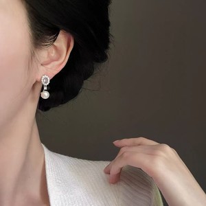 Boucles d'oreilles en perles d'eau douce naturelles de 7-8 mm, argent pur de luxe à la mode avec ornements en pierres précieuses - Product Image 3