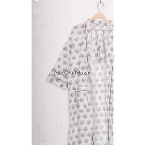 Bata de noche/ropa de casa de algodón 100% con estampado floral, cuello en V, cierre con cordón, largo completo, logo trasero, para mujer, otoño/primavera/verano, para playa - Product Image 3