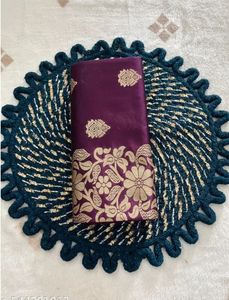 Sari de seda morado con borde estampado en lámina dorada con motivos florales para mujer, ropa de boda - Product Image 2
