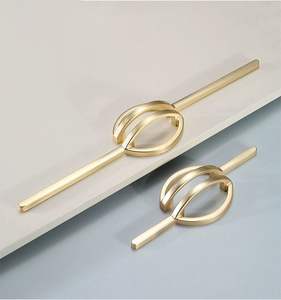 Tirador de armario moderno minimalista de latón dorado mate, tirador sólido de un solo orificio para cajones y gabinetes - Product Image 6