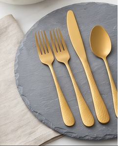 Conception martelée poignée couleur or plaqué acier inoxydable couverts lave-vaisselle couverts pour la maison Restaurant hôtel utilisation ensemble de 5 - Product Image 6